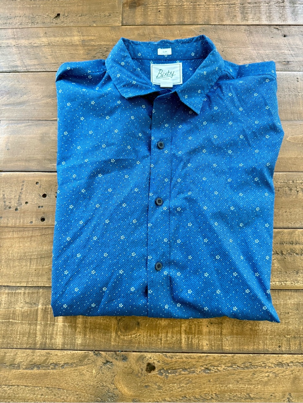 Bixby Nomad slim fit men’s shirt size XL, lightweight activewear material